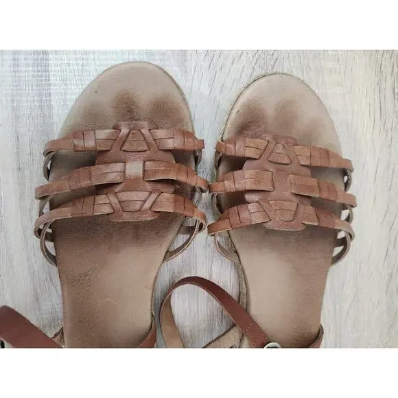 Ugg Larissa Sandals Size 9 Brown Leather Flat Strappy Classic Adjustable Shoes - Picture 6 of 9